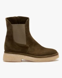 Alison R Beat Chelsea Boots