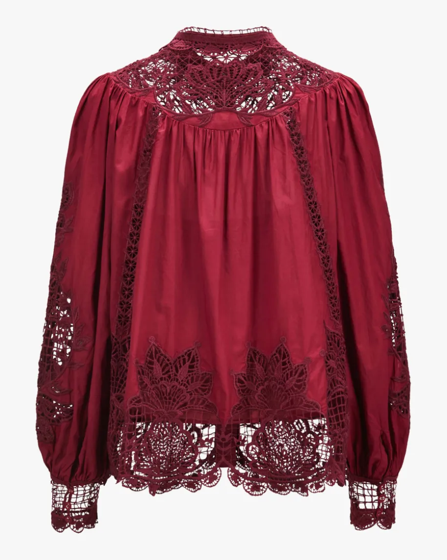 Berry Garden Guipure Bluse