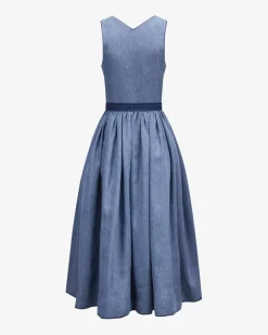 Bette Leinendirndl lang mit Sylvia Schürze