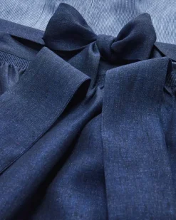 Bette Leinendirndl lang mit Sylvia Schürze