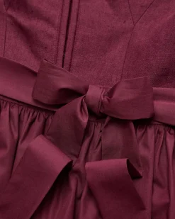 Dirndl lang mit Schürze