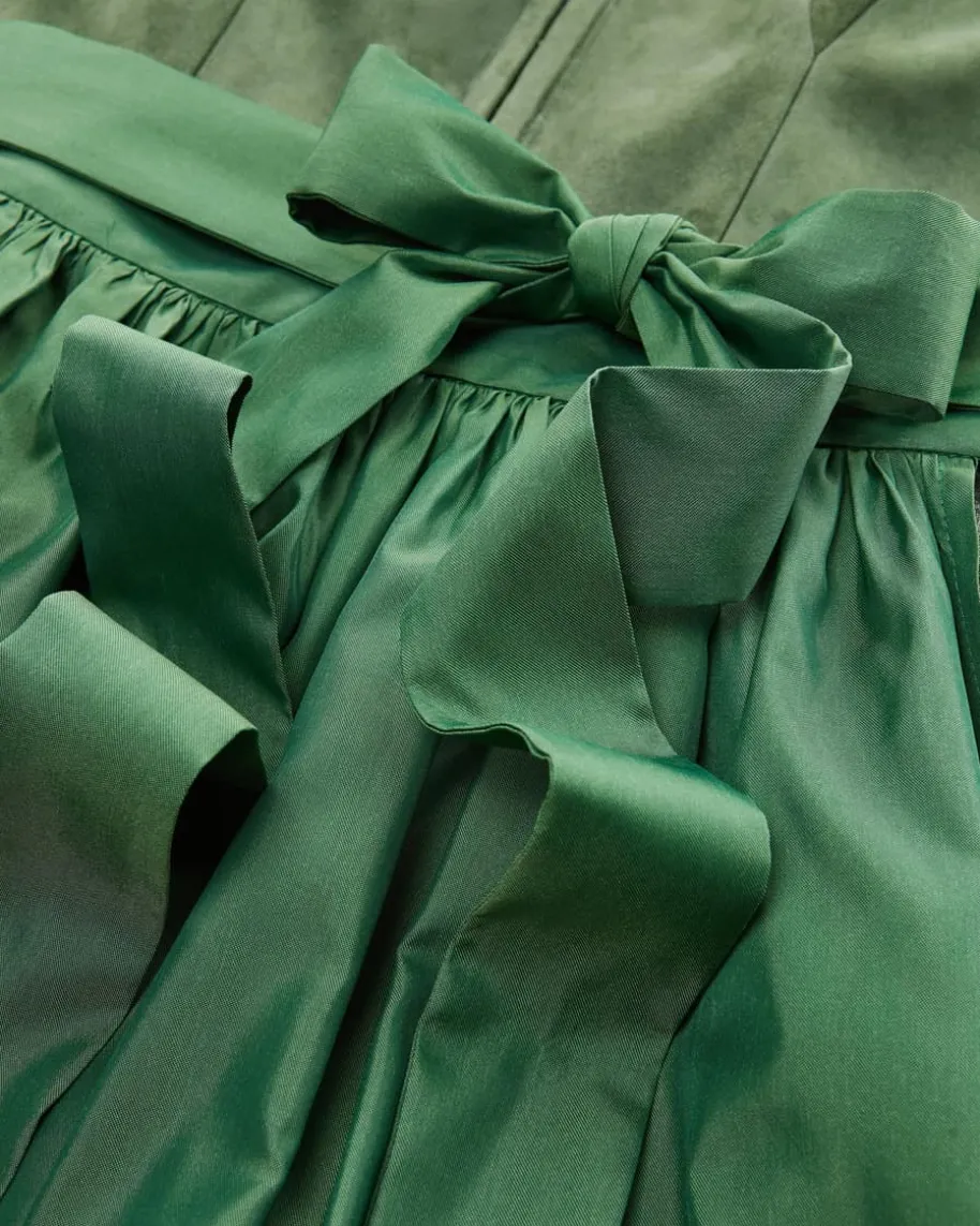 Dirndl lang mit Schürze