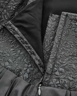 Dirndl lang mit Schürze