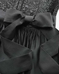 Dirndl lang mit Schürze