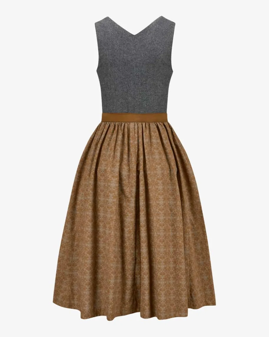 Dirndl lang mit Schürze