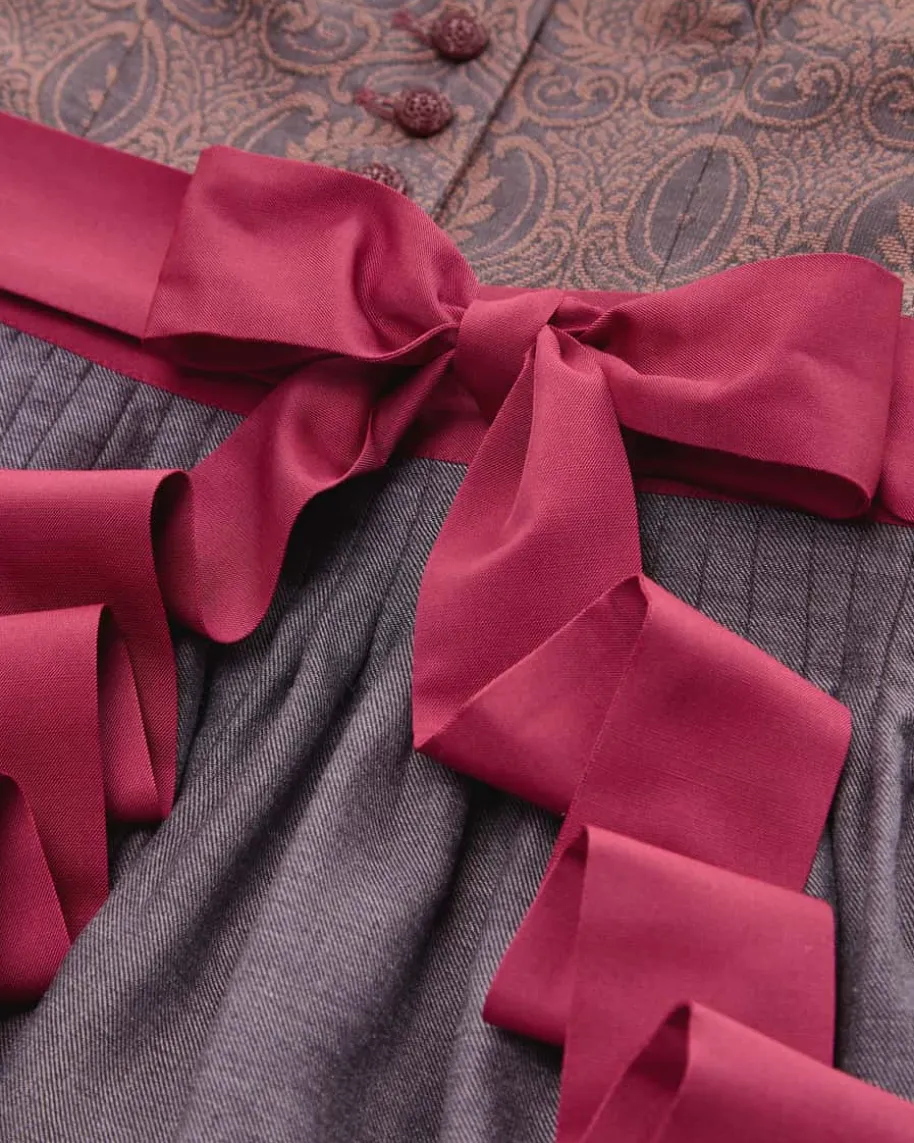 Dirndl lang mit Schürze