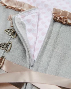 Dirndl lang mit Spitzenschürze