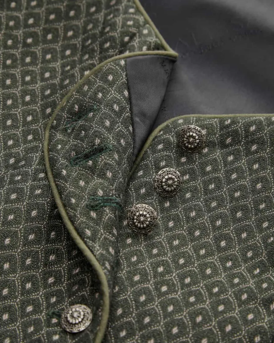 Elina Dirndl lang mit Schürze