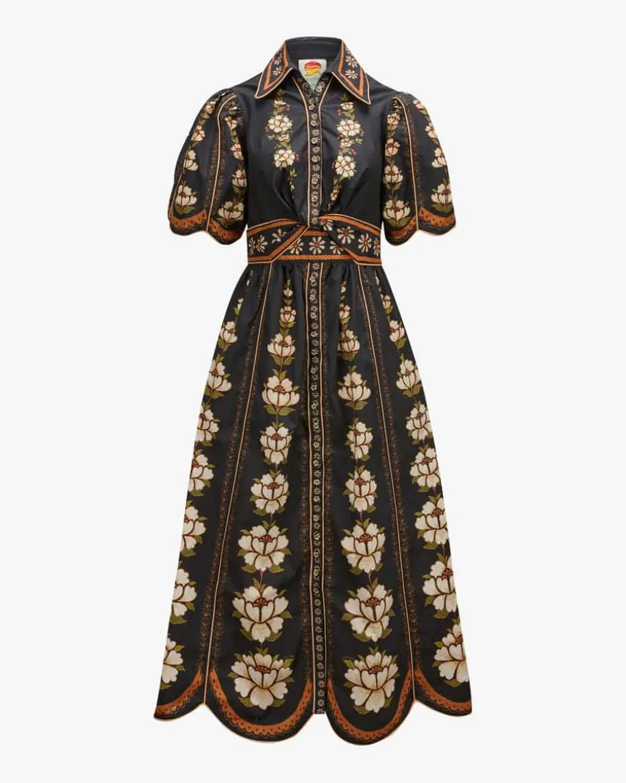 Embroidered Flowers Kleid