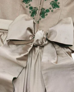 Gaia Leinen-Dirndl lang mit Seidenschürze