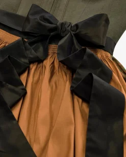 Lyana Midi-Leinendirndl mit Bessy Seidenschürze