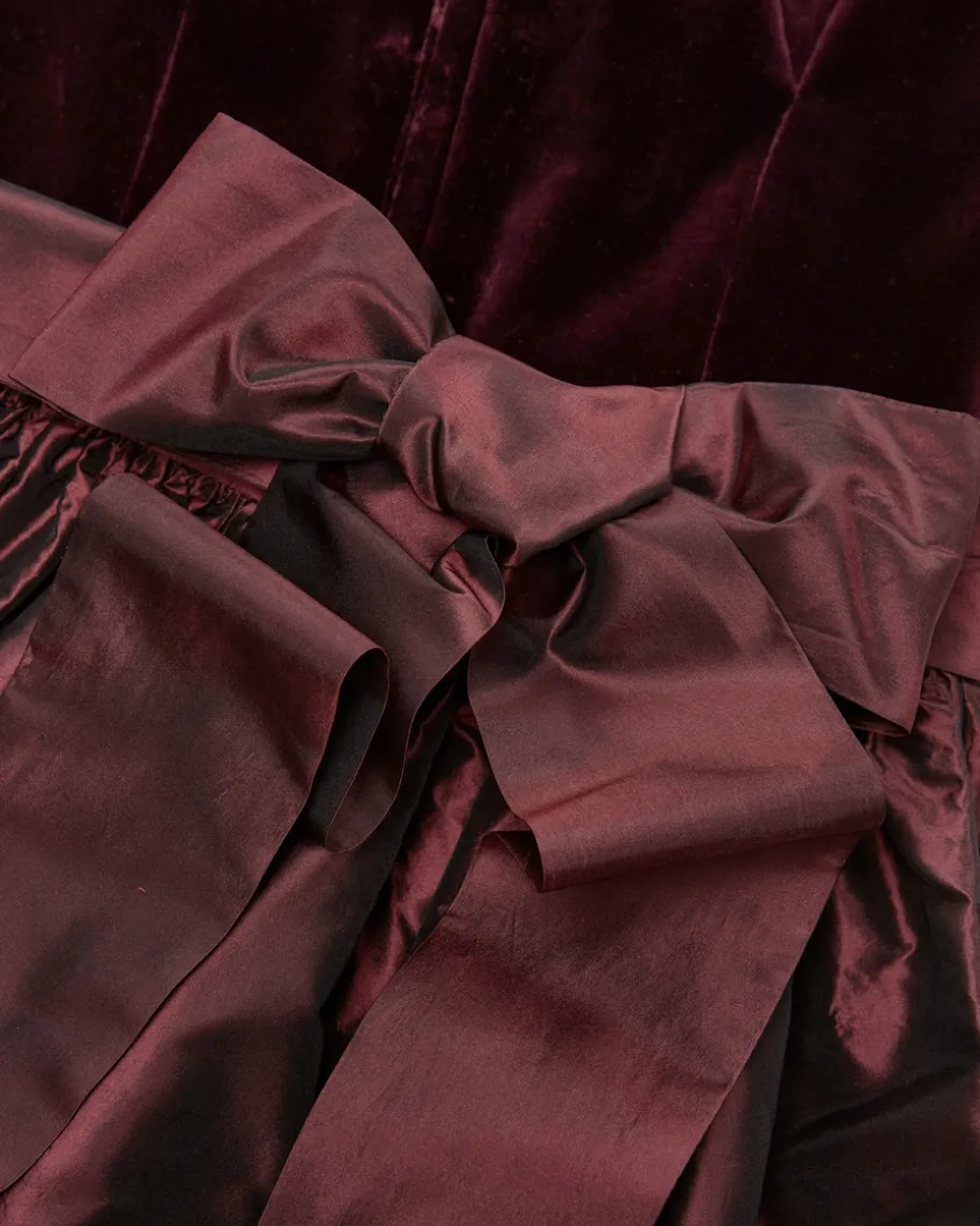 Marie Midi-Dirndl mit Seidenschürze