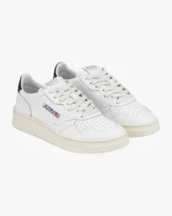 Medalist Low Sneaker
