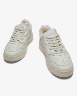 Medalist Low Sneaker