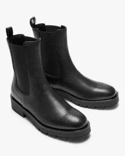 Mohave Chelsea Boots