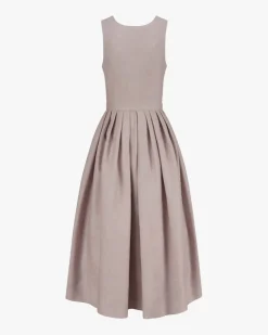 Monika Leinen-Dirndl lang mit Schürze