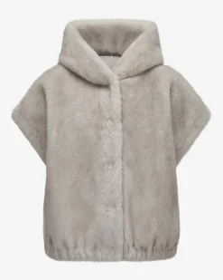 Olena Wende-Kunstfellweste